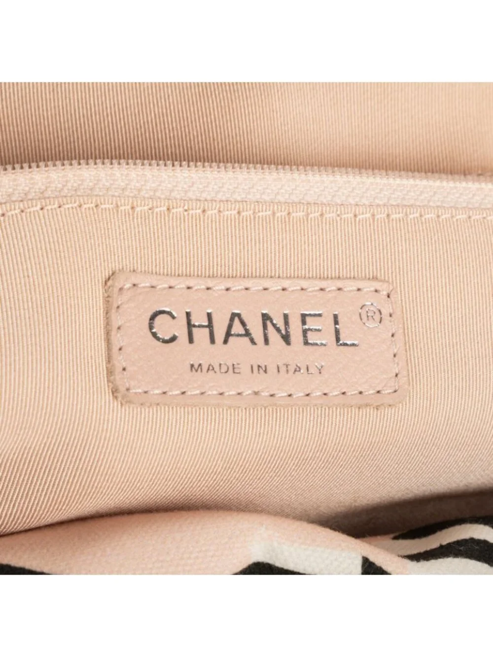 Chanel la Pausa Bay Camera Bag White Black Pink Printed Canvas